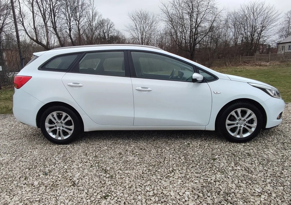 Kia Ceed cena 33900 przebieg: 150400, rok produkcji 2012 z Płock małe 211